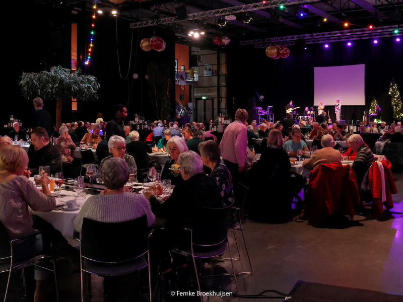 Vrijwilligers in De Meerpaal krijgen een heerlijk diner