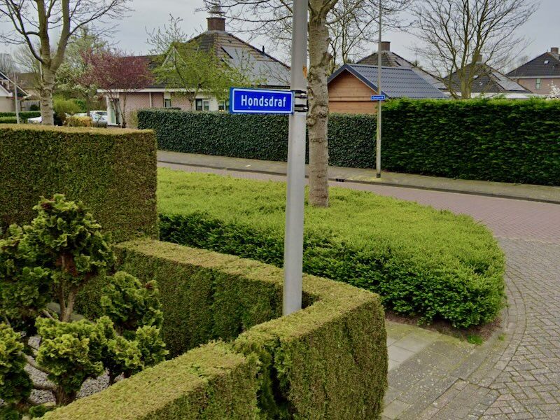 Dronten houdt huizenbezitters aan verplichte aanleg eigen parkeerplek