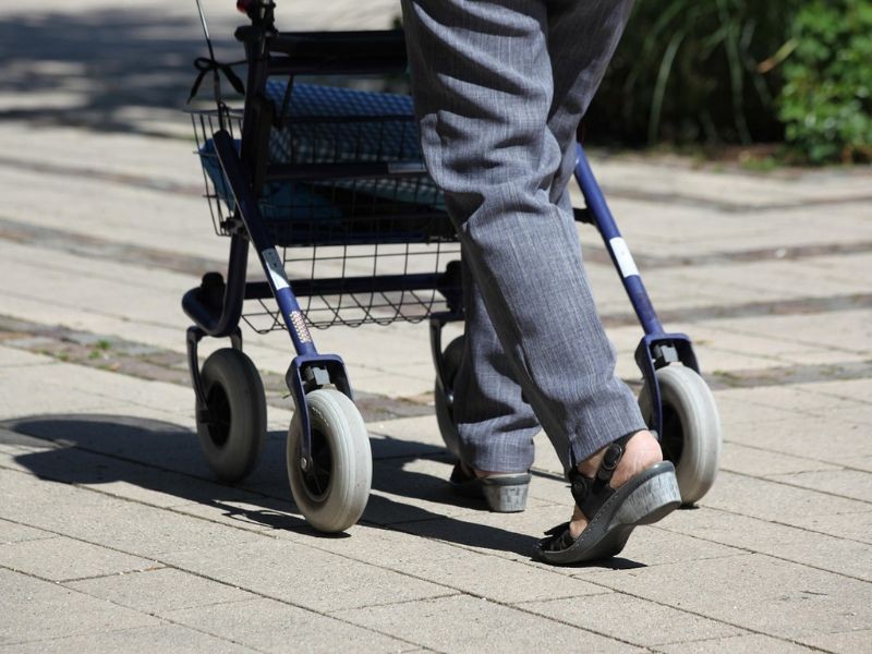 Gemeente Dronten zet samenwerking op tegen vallen bij ouderen