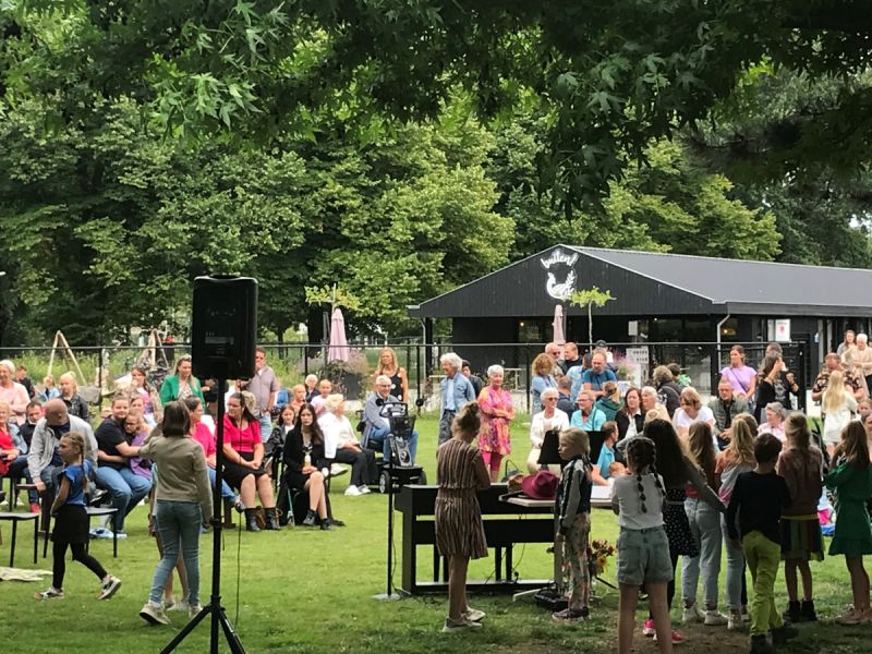 mensen tijdens een eerdere editie van het festival Buitengewoon