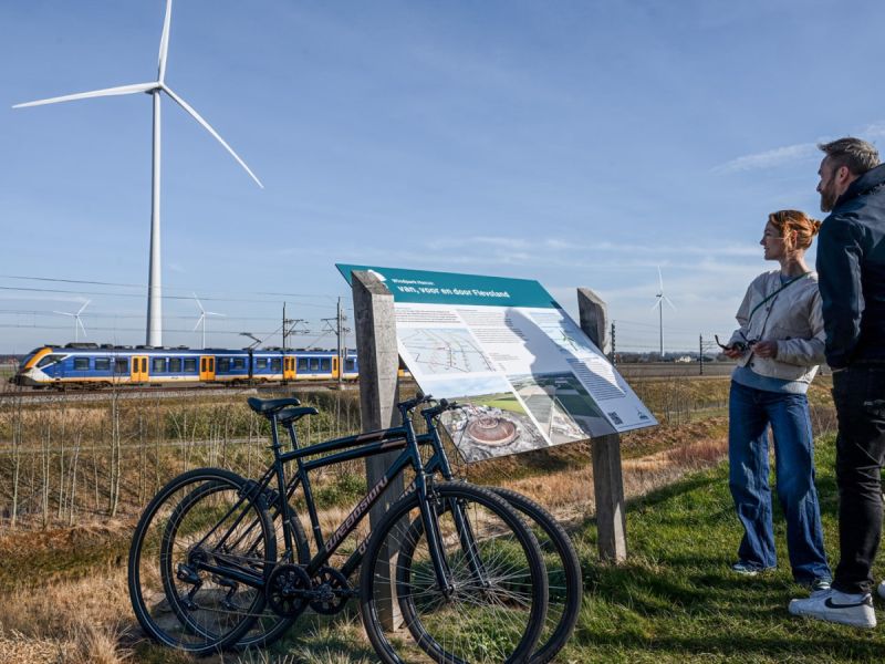 Windmolen bekijken tijdens Open Energiedag