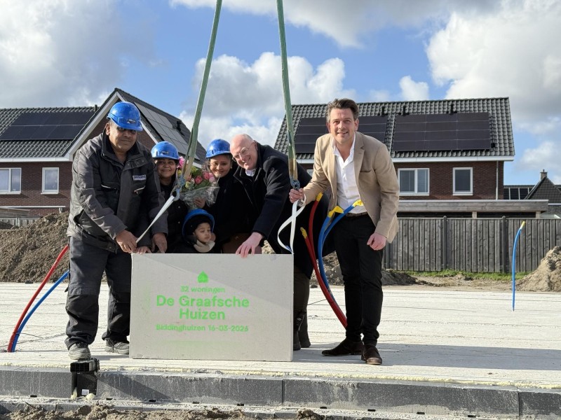 Wethouder en bewoners geven startsein voor 32 woningen in Biddinghuizen