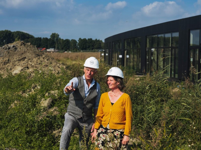 twee mensen in gesprek