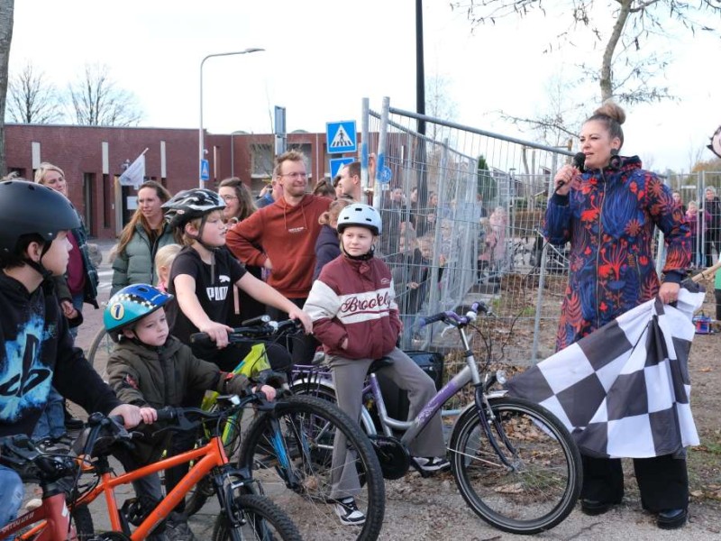 Kinderen nemen gretig bezit van pumptrackbaan na opening