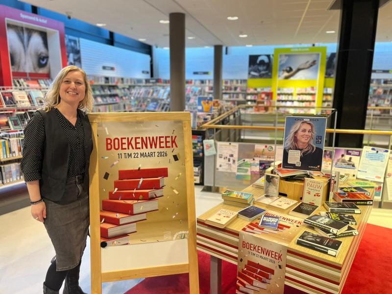 Generaties ontmoeten elkaar tijdens de Boekenweek in de bibliotheek
