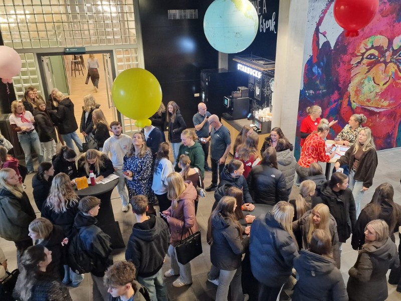 Leerlingen uit Dronten ontdekken opleidingen bij DOE-dag Firda