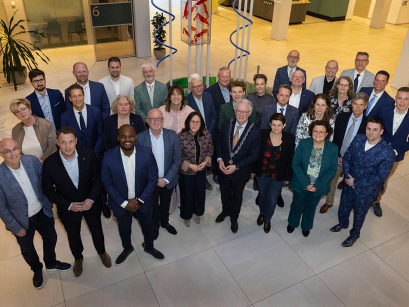 Nieuwe gemeenteraad geïnstalleerd: “Eervol werk, maar ook een verantwoordelijkheid van gewicht”