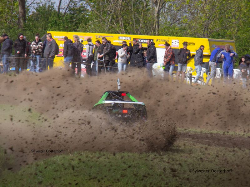 Drukbezochte Koningscross in Biddinghuizen verloopt sportief