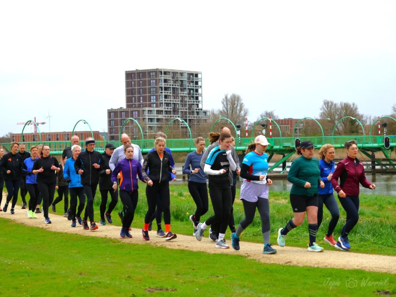 Lopers genieten van Drie Dorpenloop in Dronten